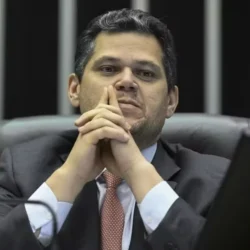 Alcolumbre é alvo de ação por sigilo sobre visitas de suspeito ligado ao PCC