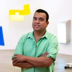 Artista Rodrigo Cass morre aos 43 anos após afogamento na praia de Copacabana Artista Rodrigo Cass morre aos 43 anos após afogamento na praia de Copacabana