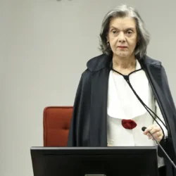Cármen Lúcia vence o prêmio de intelectual do ano Cármen Lúcia vence o prêmio de intelectual do ano
