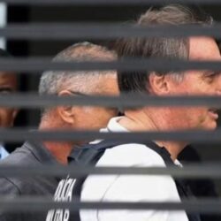 Condenado por tentativa de golpe, Bolsonaro cita caso Master e pede liberdade e revisão criminal