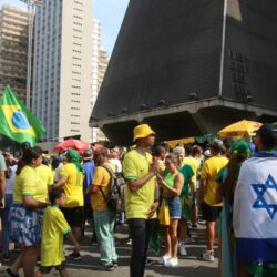 Da fila do osso ao Banco Master: o Brasil que a extrema direita quer que a gente esqueça