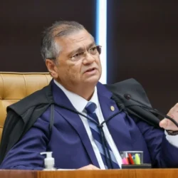 Dino vê ‘matriz racista’ em críticas e denuncia ‘preconceito regional’