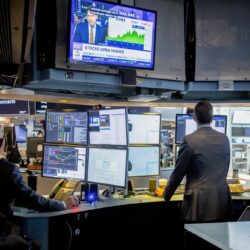 Dow Jones Futuro sobe com alta do setor de tecnologia e recuo dos preços do petróleo Dow Jones Futuro sobe com alta do setor de tecnologia e recuo dos preços do petróleo