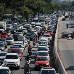 Emissões dos transportes crescem 56% no Brasil e superam o avanço do PIB entre 2005 e 2024