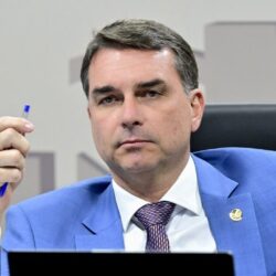 Flávio Bolsonaro acusa ‘gente da CNBB’ de espalhar fake news sobre Nossa Senhora Aparecida Flávio Bolsonaro acusa ‘gente da CNBB’ de espalhar fake news sobre Nossa Senhora Aparecida