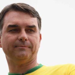 Flávio promete cassar Moraes e Dino e indicar seis ministros ao STF