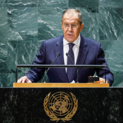 Lavrov acusa EUA de violação do direito internacional e cobra libertação de Maduro e Cilia Lavrov acusa EUA de violação do direito internacional e cobra libertação de Maduro e Cilia