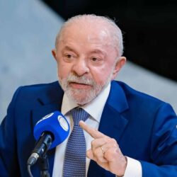 Lula defende mandatos para ministros e cobra Fachin para “abrir tudo para saber quem fez o quê” no STF