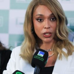 Mendonça libera postagem de Erika Hilton sobre Nossa Senhora Aparecida Mendonça libera postagem de Erika Hilton sobre Nossa Senhora Aparecida