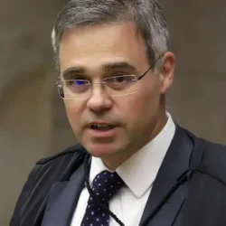 Mendonça rejeita ação contra reajuste do Bolsa Família Mendonça rejeita ação contra reajuste do Bolsa Família