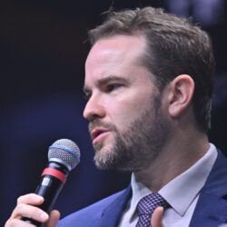 Não se pode mais colocar dinheiro em sites de apostas no Brasil, diz Durigan