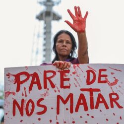 Nenhuma mulher a menos Nenhuma mulher a menos
