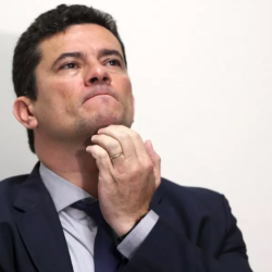 Oito assessores de Moro doam R$ 65 mil à campanha na mesma data, revela jornal