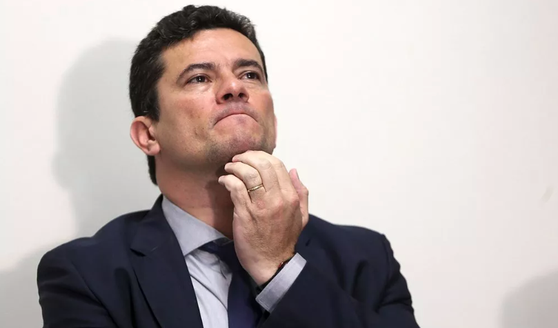 Oito assessores de Moro doam R$ 65 mil à campanha na mesma data, revela jornal
