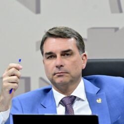Partidos reforçam pedido de cassação de Flávio Bolsonaro por relações com Vorcaro Partidos reforçam pedido de cassação de Flávio Bolsonaro por relações com Vorcaro