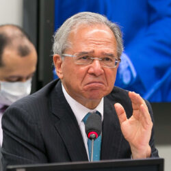 Paulo Guedes defendeu liberação dos jogos em reunião ministerial: “Deixa o cara se fxxxx”