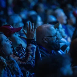 Redes, jornalismo e diversidade: Carolline Sardá, criadores de conteúdo e jornalistas do ICL conversam com o público no Despertar 2026
