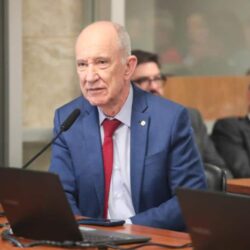 Rui Falcão aciona PGR para abrir a “caixa-preta” do celular de Vorcaro
