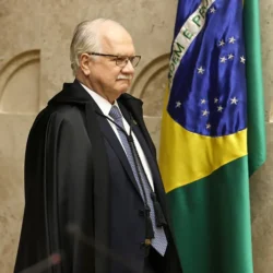 Sob desgaste, Fachin tende a adiar caso Mendonça; ministros discutem obstruir pauta do STF Sob desgaste, Fachin tende a adiar caso Mendonça; ministros discutem obstruir pauta do STF