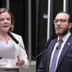 STF derruba decisões do TRE e libera propaganda de Gleisi que vincula Filipe Barros ao Banco Master STF derruba decisões do TRE e libera propaganda de Gleisi que vincula Filipe Barros ao Banco Master