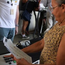 TRE-RJ distribui mais de 1 milhão de colas eleitorais para dia do voto TRE-RJ distribui mais de 1 milhão de colas eleitorais para dia do voto