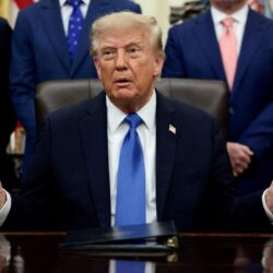 Trump diz que vai nomear ‘czar’ da IA e que não vai frear crescimento do setor Trump diz que vai nomear ‘czar’ da IA e que não vai frear crescimento do setor