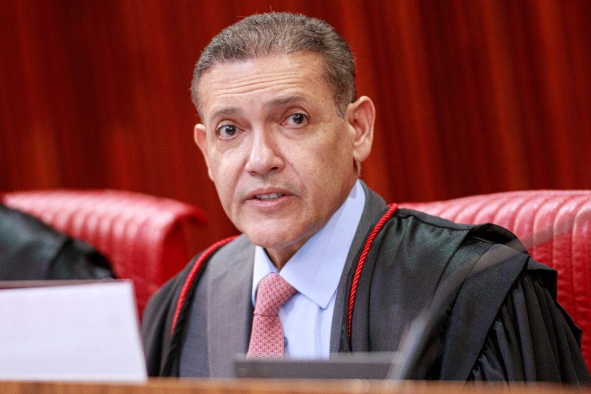 “Turma do KN”: PF vê indícios de tráfico de influência junto a Nunes Marques em contrato de R$ 427 mi com Vorcaro