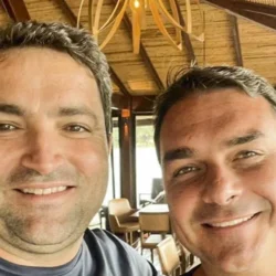 Viagens e imóveis aproximam Flávio de advogado investigado na fraude do INSS, diz jornal Viagens e imóveis aproximam Flávio de advogado investigado na fraude do INSS, diz jornal
