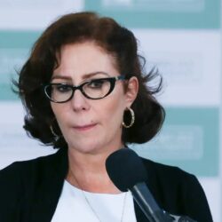 Zambelli pede salvo-conduto ao STF para voltar ao Brasil e votar na mãe para deputada Zambelli pede salvo-conduto ao STF para voltar ao Brasil e votar na mãe para deputada
