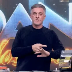 Plataforma eleitoral indicada por Luciano Huck que só indicava políticos de direita sai do ar Plataforma eleitoral indicada por Luciano Huck que só indicava políticos de direita sai do ar